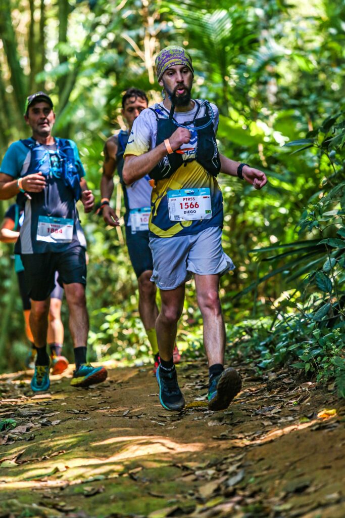 Descida na trilha Caminho do Ouro